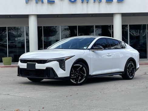 Used 2025 Kia K4 GT-Line w/ GT-Line Premium Package image 1