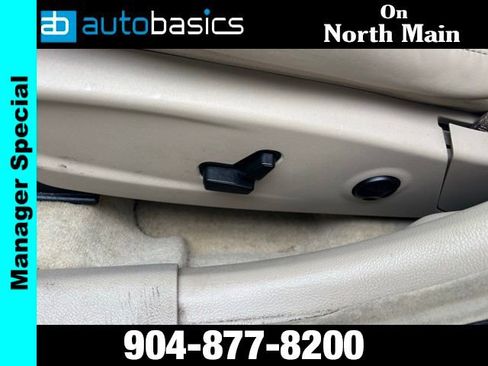 Used 2013 Chrysler 300 AWD w/ Driver Convenience Group image 24