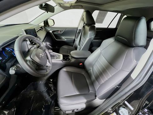 Certified 2025 Toyota RAV4 XLE Premium AWD/4WD image 19