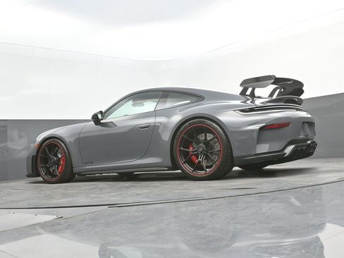Certified 2026 Porsche 911 GT3 RWD image 33