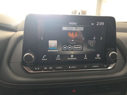 Used 2026 Nissan Rogue SV AWD/4WD image 22