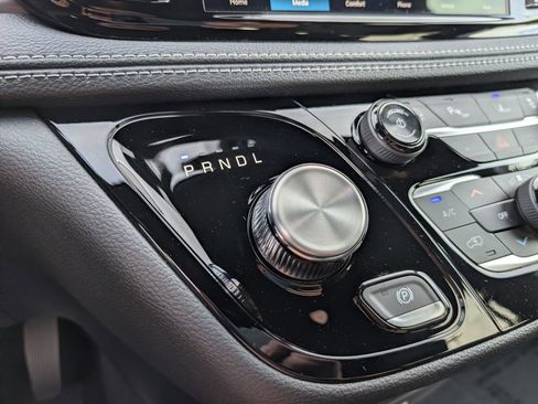 New 2026 Chrysler Pacifica Select image 27