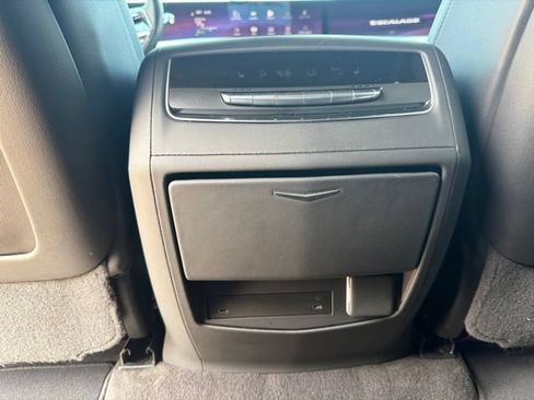 Certified 2025 Cadillac Escalade ESV Premium Luxury RWD image 21