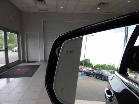 Used 2018 Chevrolet Traverse Premier AWD/4WD image 7