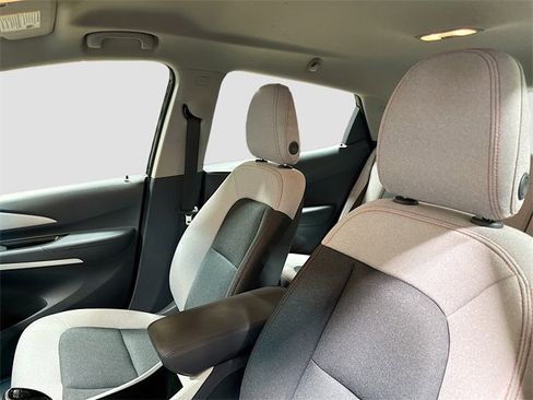 Used 2020 Chevrolet Bolt LT image 22