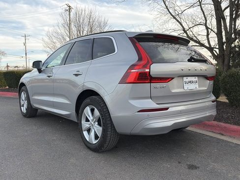 Used 2022 Volvo XC60 B5 Momentum image 8