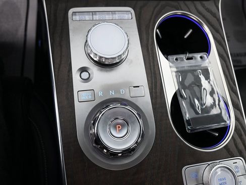 Used 2025 Genesis GV80 2.5T Advanced image 17