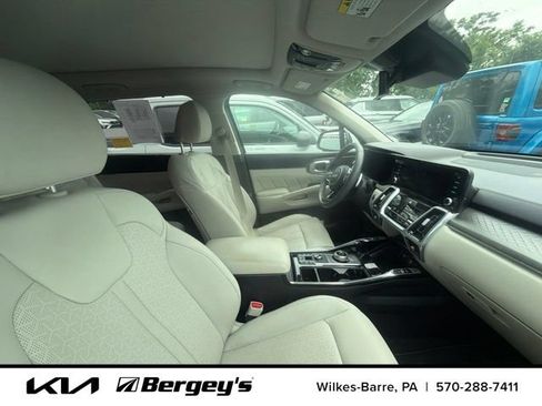 Certified 2023 Kia Sorento SX Prestige AWD/4WD image 18
