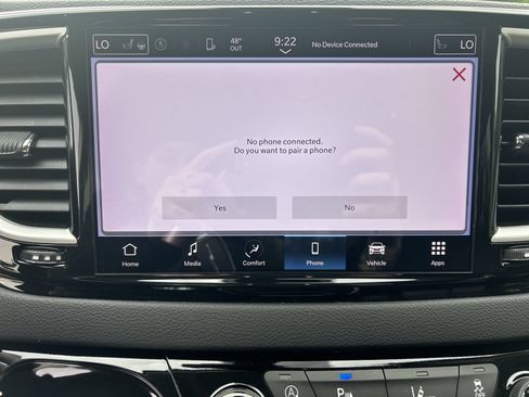 Used 2023 Chrysler Pacifica Touring-L FWD image 15
