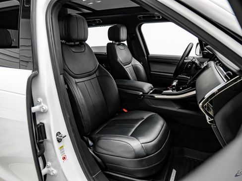 Used 2025 Land Rover Range Rover Sport Dynamic SE image 43