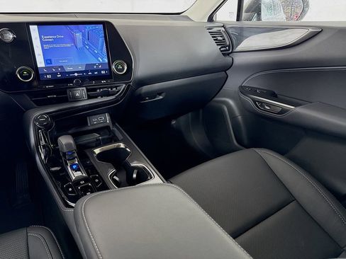 Certified 2025 Lexus NX 250 FWD w/ Premium Package image 25