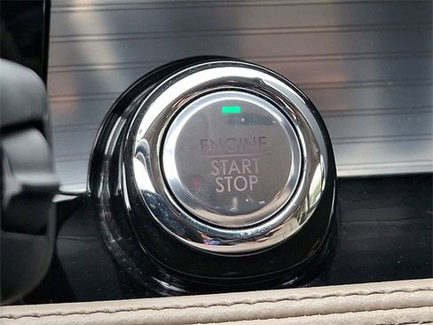 Used 2021 Lincoln Corsair AWD w/ Equipment Group 101A image 23