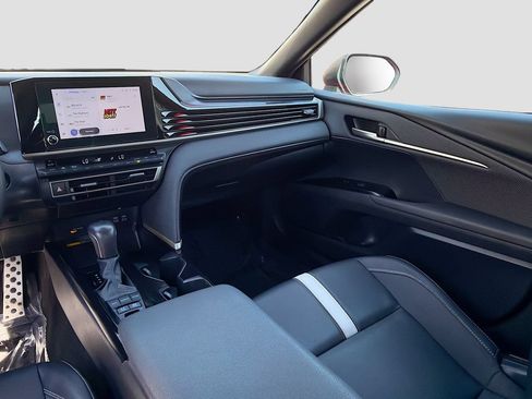 Used 2025 Toyota Camry SE FWD image 21