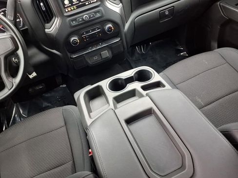 Used 2019 Chevrolet Silverado 1500 Custom w/ Custom Value Package image 8