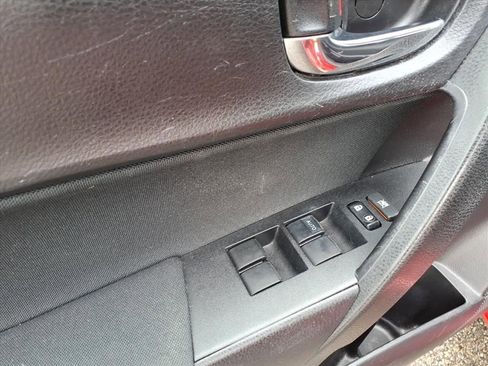 Used 2018 Toyota Corolla LE FWD image 18