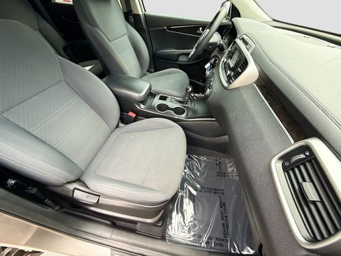 Used 2017 Kia Sorento FWD image 14