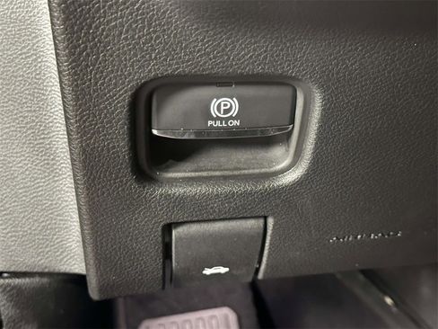 Used 2023 Jeep Grand Cherokee L Limited image 25