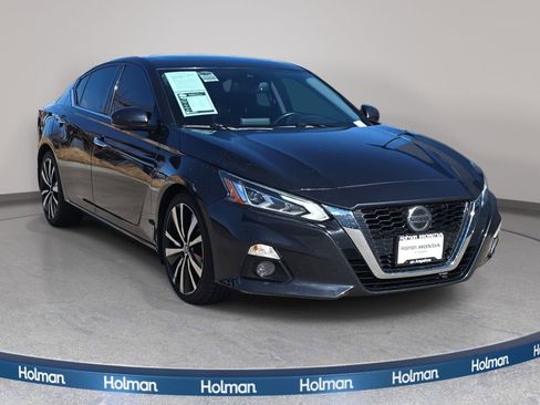 Used 2019 Nissan Altima 2.5 Platinum image 4