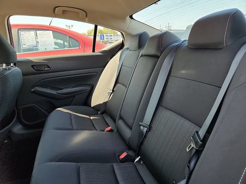 Used 2025 Nissan Altima 2.5 SV FWD image 7