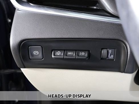 Used 2023 Buick Enclave Avenir AWD/4WD image 6