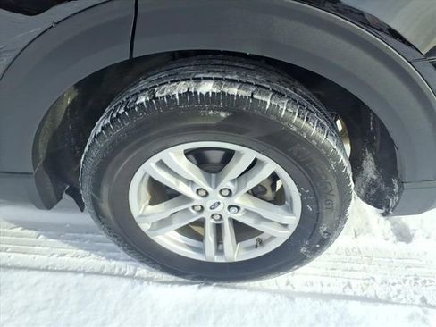 Certified 2023 Ford Explorer XLT w/ Equipment Group 202A image 10