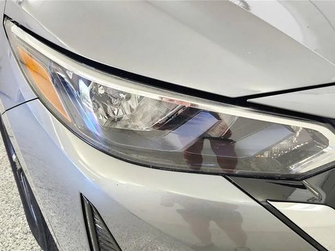 Used 2024 Nissan Sentra SV FWD image 14