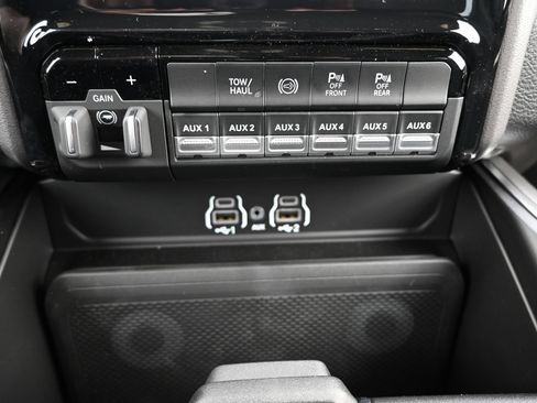 New 2026 RAM 3500 Big Horn AWD/4WD image 21