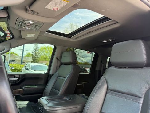 Used 2022 GMC Sierra 3500 Denali w/ Denali Ultimate Package AWD/4WD image 16