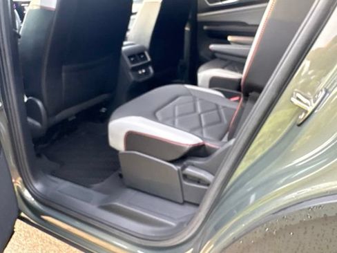 Used 2024 Volkswagen Atlas Peak Edition SEL AWD/4WD image 9
