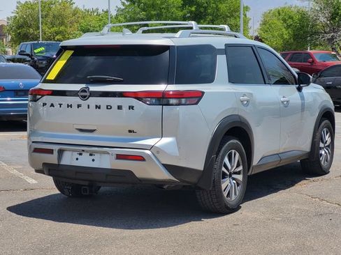 Certified 2022 Nissan Pathfinder SL w/ SL Black Package FWD image 3