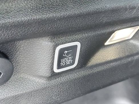Used 2022 Jeep Grand Cherokee L Laredo AWD/4WD image 9