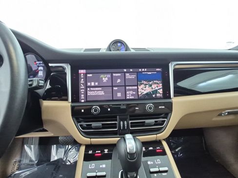 Certified 2024 Porsche Macan Turbo AWD/4WD image 16
