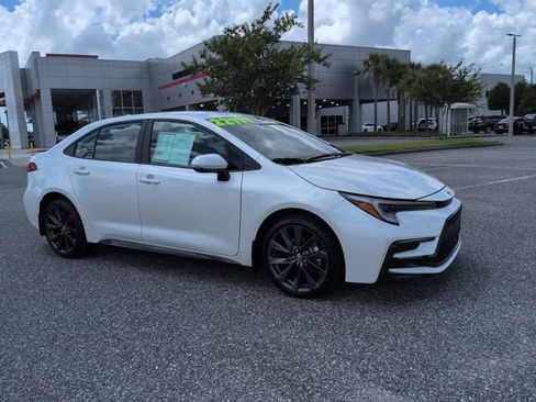 Certified 2025 Toyota Corolla SE FWD image 2
