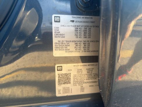 Used 2024 GMC Sierra 1500 Elevation w/ Elevation Premium Package image 6