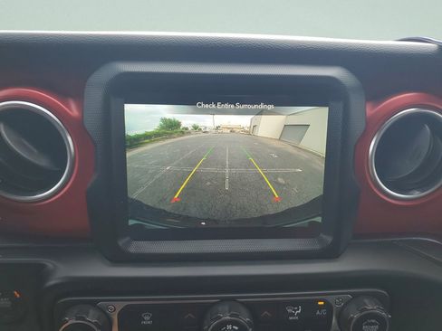 Used 2022 Jeep Wrangler Unlimited Rubicon AWD/4WD image 18