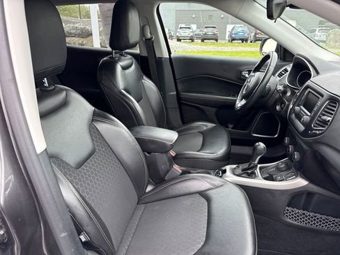 Used 2018 Jeep Compass Latitude AWD/4WD image 11