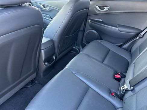 Used 2022 Hyundai Kona Limited image 13