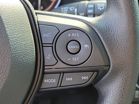 Used 2025 Toyota RAV4 XLE image 26