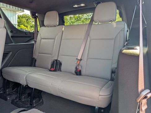 Used 2023 GMC Yukon SLT w/ SLT Luxury Package AWD/4WD image 18