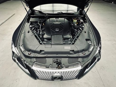 Used 2018 Lexus LC 500 Coupe w/ Performance Package RWD image 41