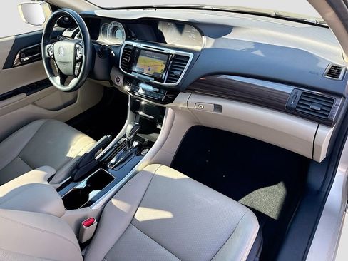 Used 2017 Honda Accord EX-L image 37