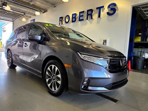 Used 2024 Honda Odyssey EX-L image 2