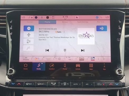 Used 2025 Jeep Grand Wagoneer L Series III w/ Rear Seat Video Group 1 AWD/4WD image 22