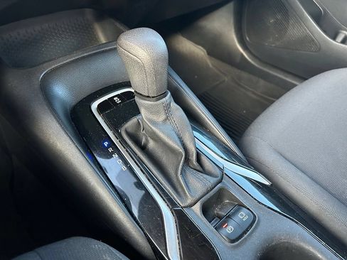 Used 2021 Toyota Corolla LE FWD image 27