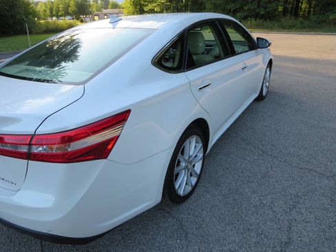 Used 2014 Toyota Avalon Limited image 5
