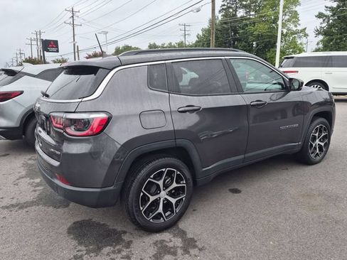 Used 2024 Jeep Compass Limited AWD/4WD image 3