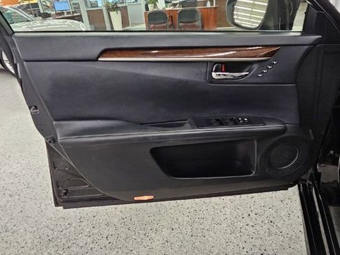 Used 2013 Lexus ES 350 w/ Ultra Luxury Pkg image 26