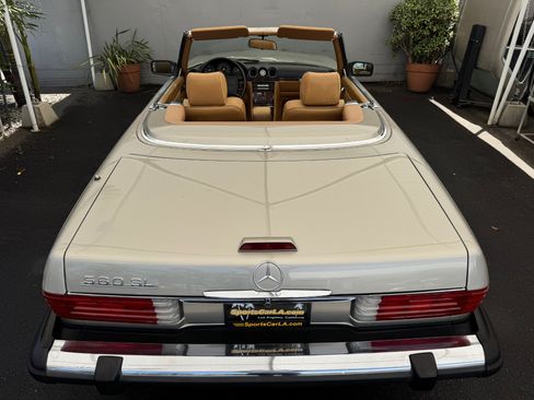 Used 1988 Mercedes-Benz 560 SL image 7