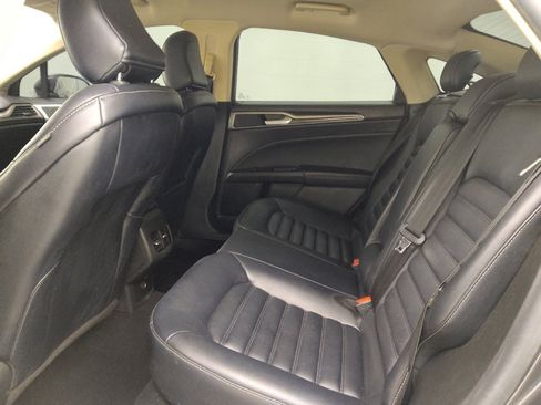 Used 2020 Ford Fusion SEL image 18