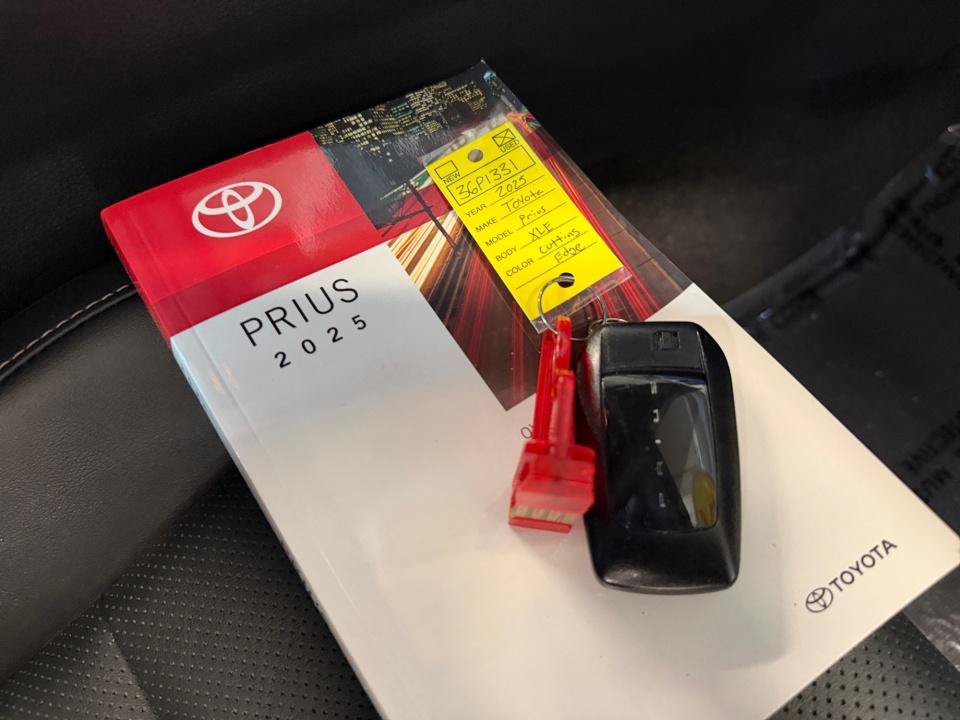 Certified 2025 Toyota Prius XLE FWD image 38